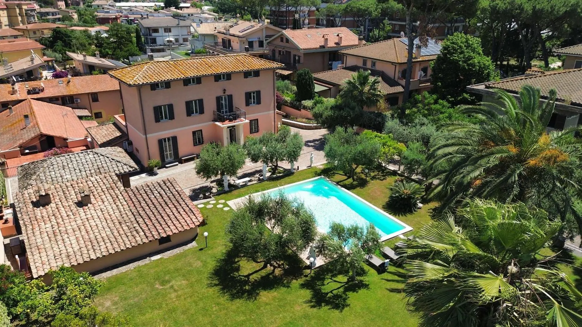 Villa Con Piscina Roma 0*,